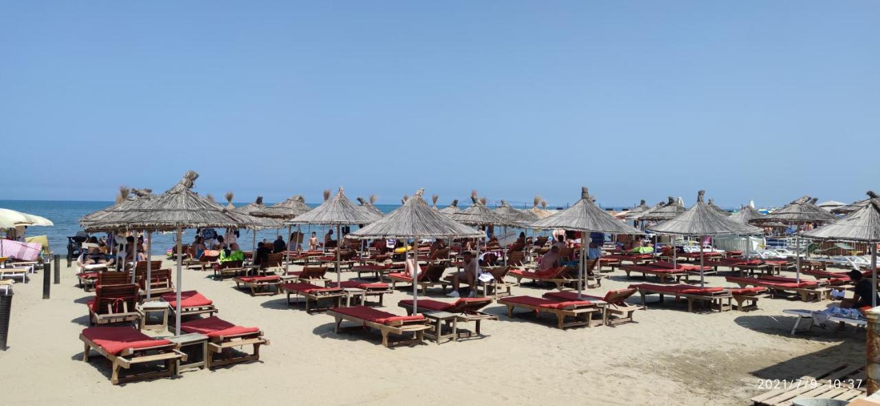 Luxury Beach Apartment In Qerret Голем Екстер'єр фото
