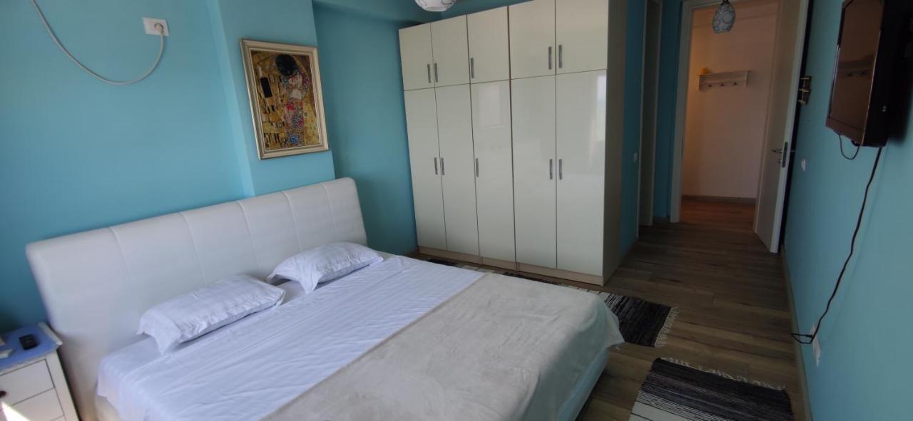 Luxury Beach Apartment In Qerret Голем Екстер'єр фото